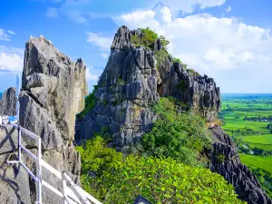 Pha Choo Cave at Na Wang