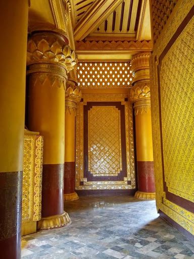 Bee Throne Hall