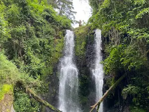 Marangu Falls Kinukamori