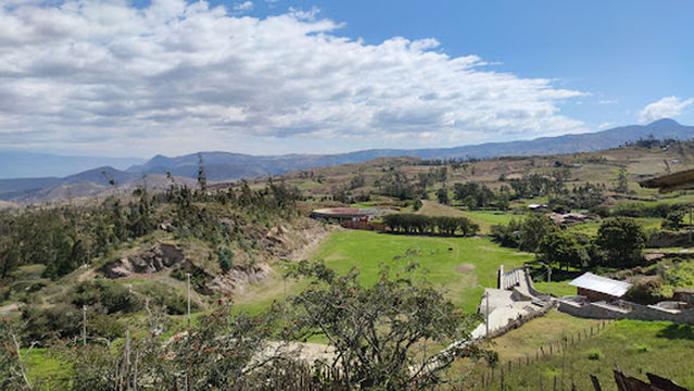 Plaza de armas de Huambos