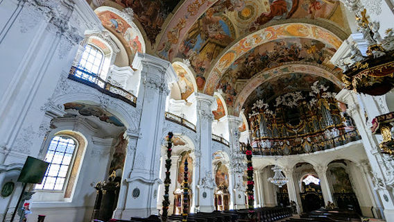 Sanktuarium Matki Bożej Łaskawej w Krzeszowie (bazylika Wniebowzięcia NMP + pocysterski klasztor)