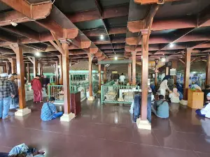 Wisata Religi Sunan Giri