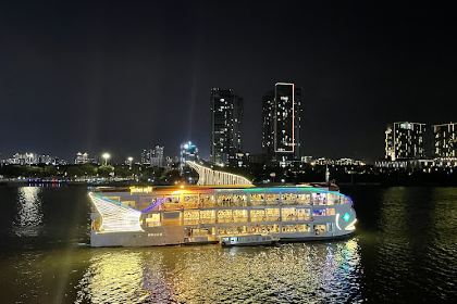 ELISA FLOATING RESTAURANT