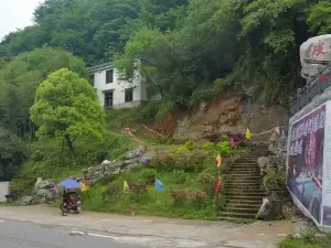Pijia Cave Fairyland (Dry River Rafting)