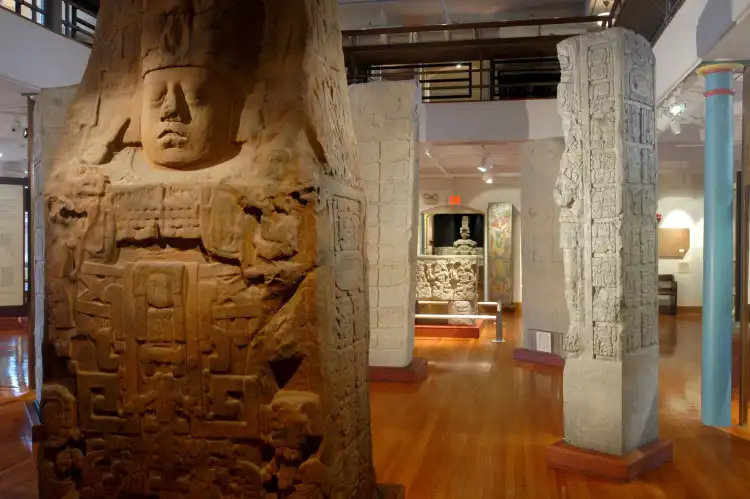 Peabody Museum of Archaeology & Ethnology 주변 호텔