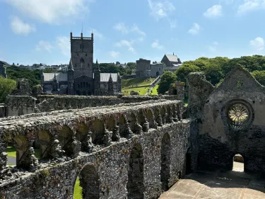 Llys yr Esgob, Tyddewi / St Davids Bishop's Palace