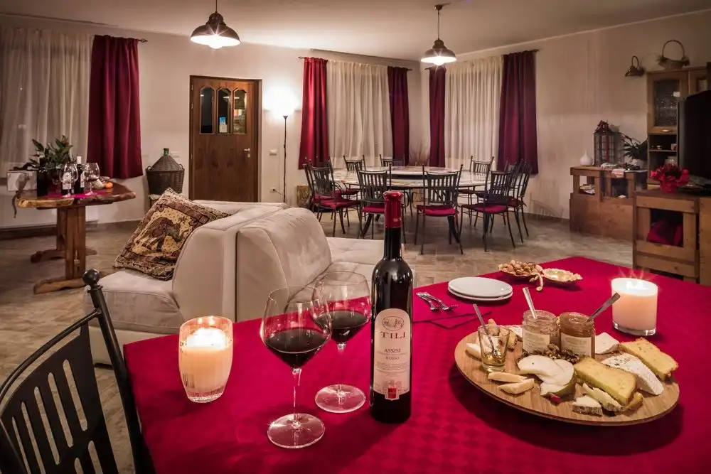 Hotel in zona Tili Vini.