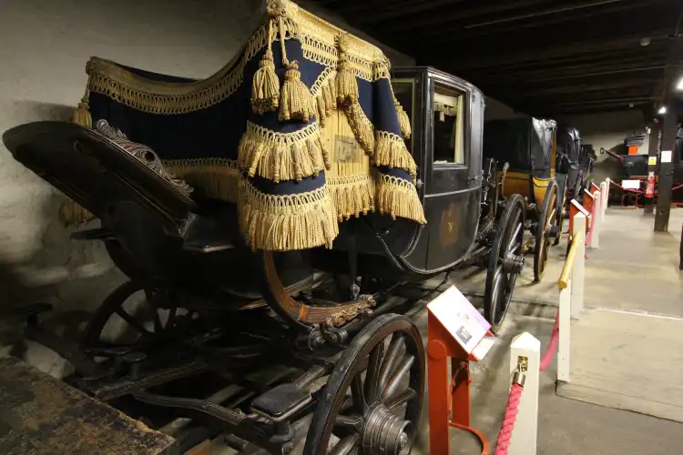 Hotels near The Tyrwhitt-Drake Museum of Carriages