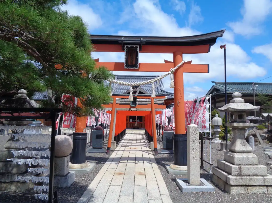 Hokoku Shrine 주변 호텔