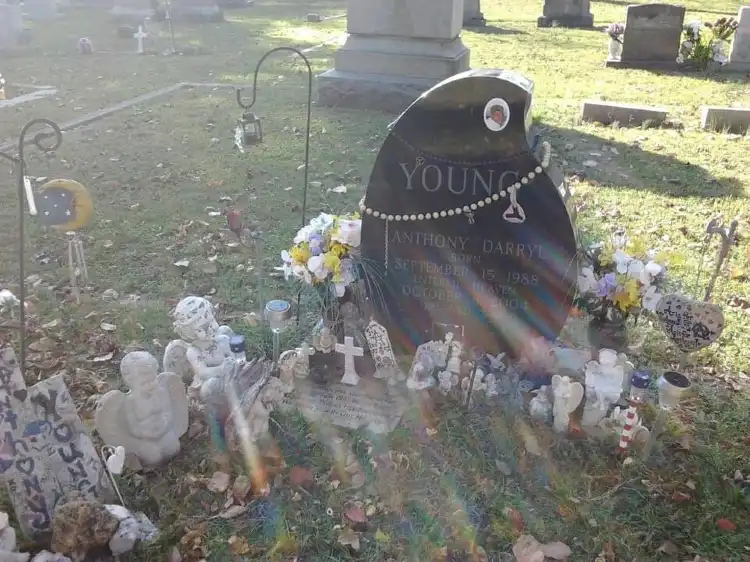 Hotel dekat Cedar Grove Cemetery