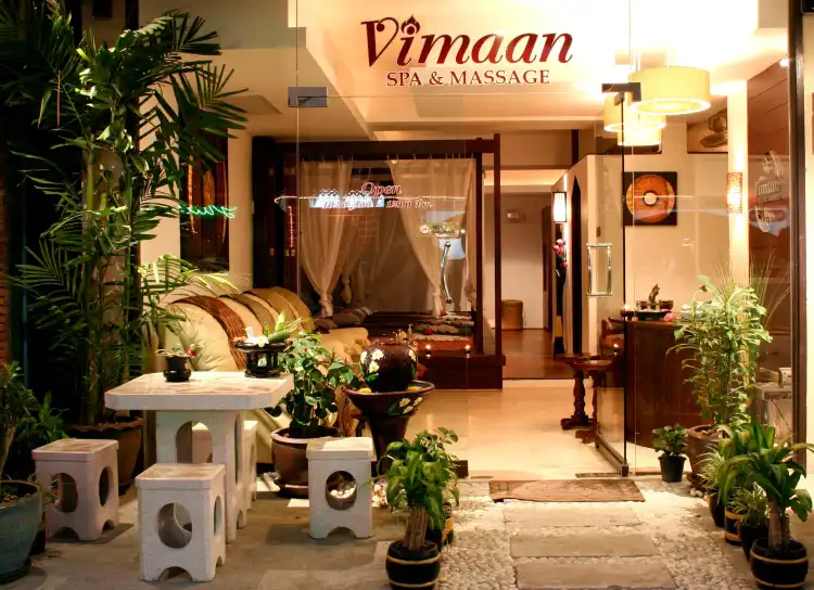Hotel dekat Vimaan Massage