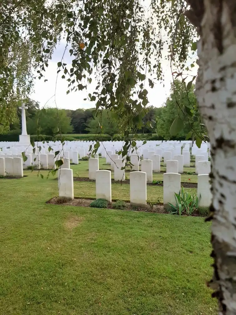 Hotels near Dozinghem Military Cemetery