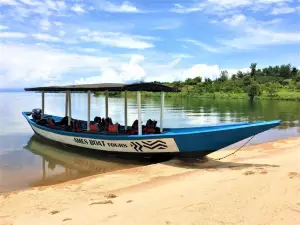 Ames Boat & Tours