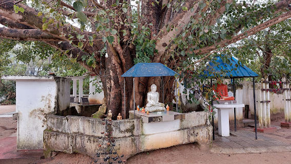 Minneriya Village devalaya