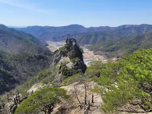 아미산