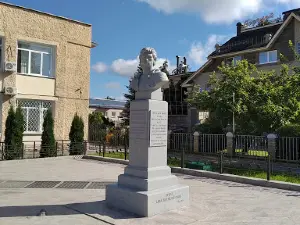 Byust Vysotskomu