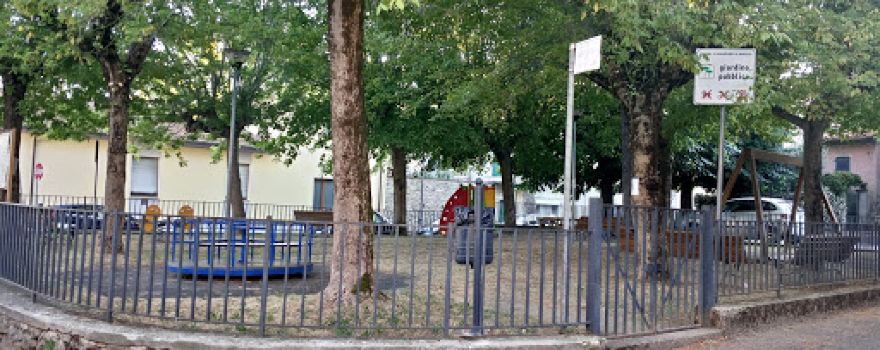 Giardino Pubblico Con Area Gioco