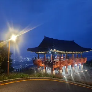 식장산 해돋이전망대