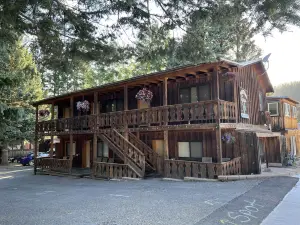 Sitzmark Sports & Lodge