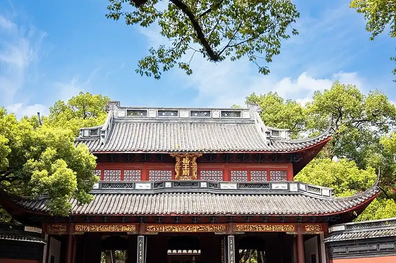 Hotels near Yue Fei Temple