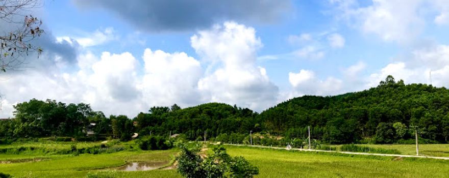 Nhà văn hoá bản ven