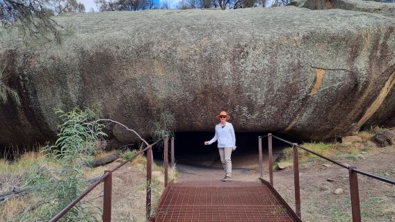 Mulka's Cave and Gnamma Walk Trail