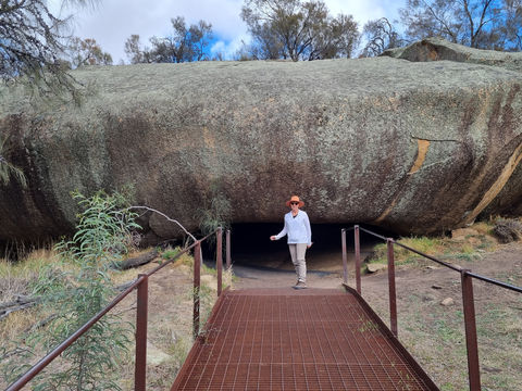 Mulka's Cave and Gnamma Walk Trail