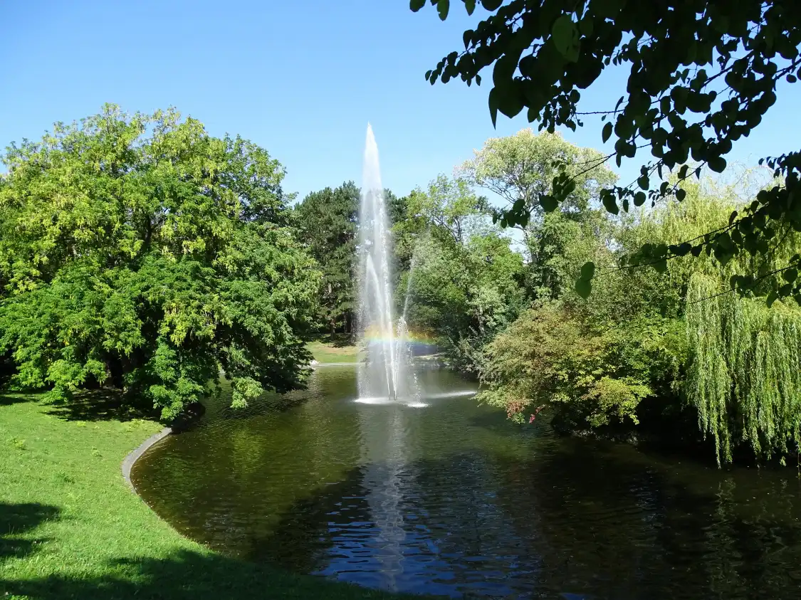 Hotels near Turkenschanzpark