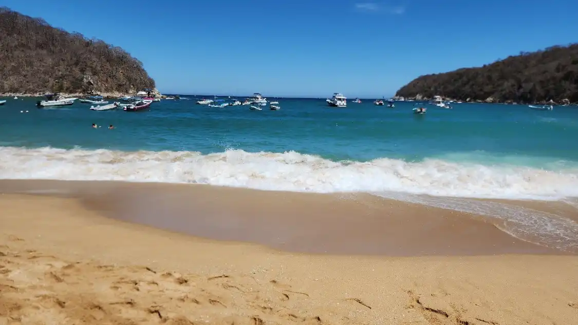 Hotels near Maguey Bay