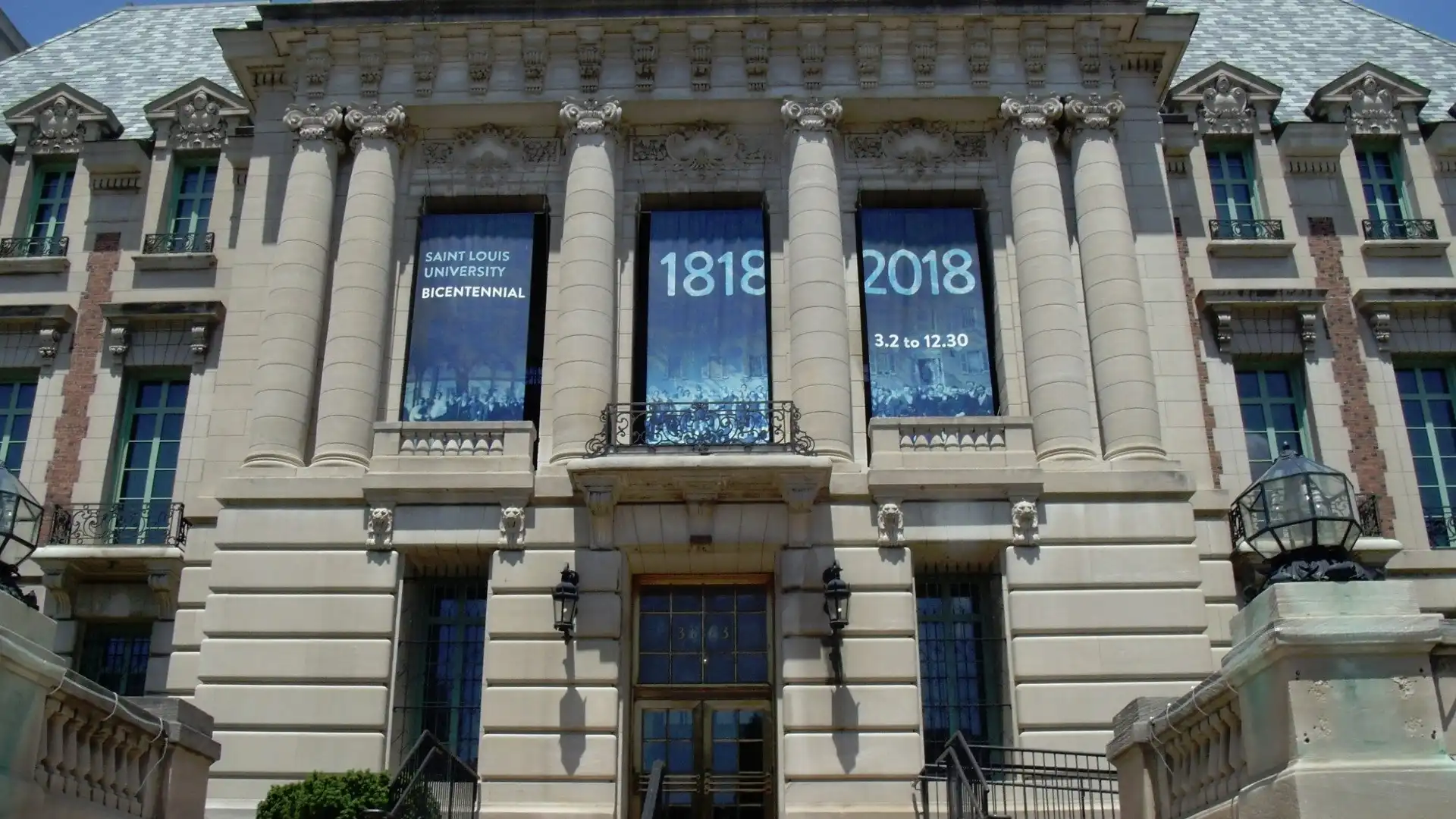 Hotels near The Saint Louis University Museum of Art