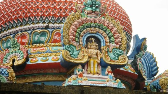 Thiruvalasuzhi Pillaiyar Kovil Shri Vellai Pillaiyar Kovil