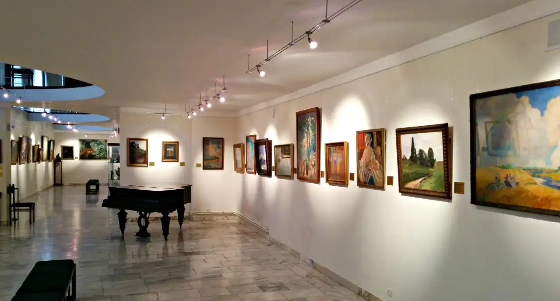 Museum of Russian Arts 주변 호텔