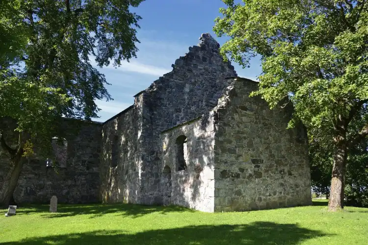 Hotel di Arnes
