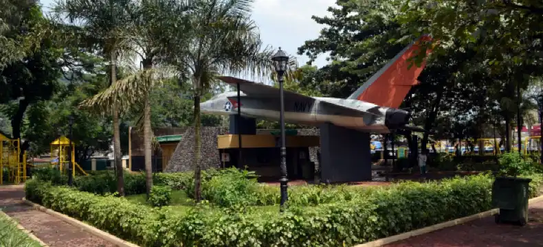 Hotels near Barretto Beach