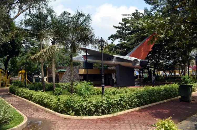 Hotels near Freeport Institute For Research Science and Technology