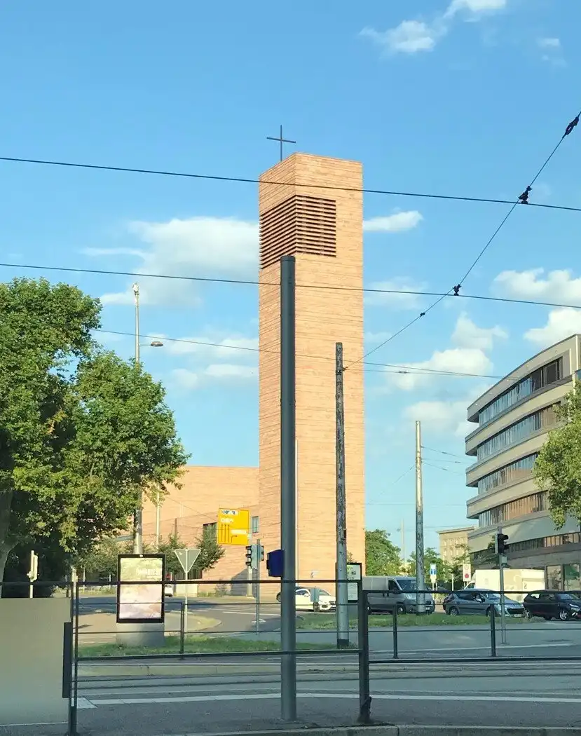 Propsteikirche St. Trinitatis周辺のホテル