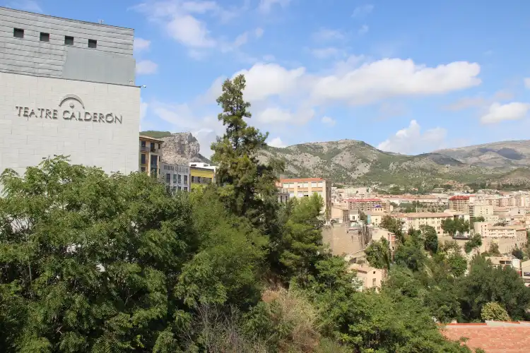 Hotels near Viaducto de Canalejas