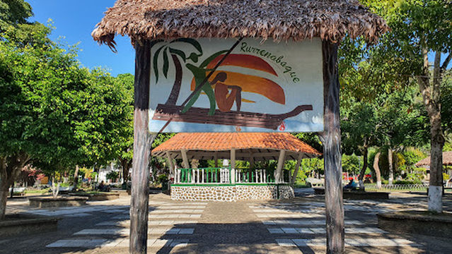 Plaza Principal De Rurrenabaque