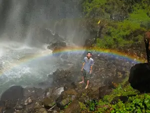 Air Terjun Lembah Pelangi