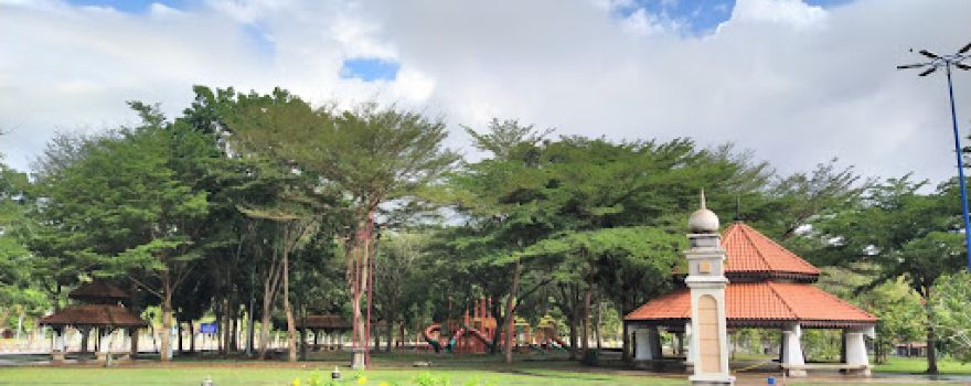 Taman Awam Teluk Batik ( Lumut, Perak )