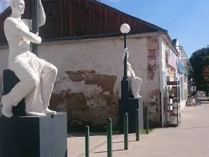 monument "gruel"