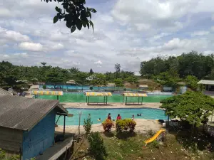 Lawai Fantasi, Kolam Renang