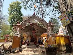 Baba Baamdev, Shiv Mandir