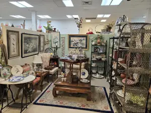 Longleaf Antique & Flea Mall