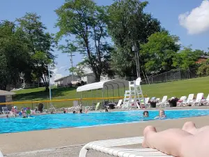 Flatwoods City Pool