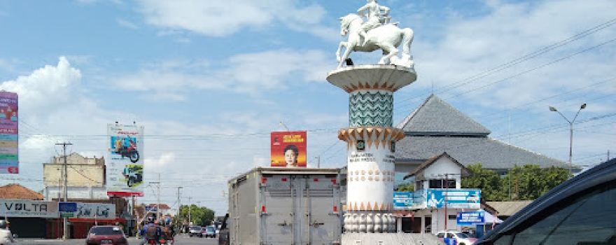 Nyi Ageng Serang Statue