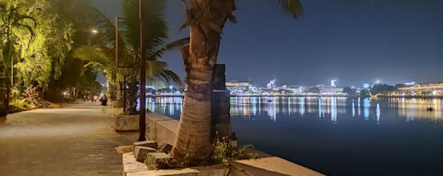Marine Drive (Telibandha Lake)