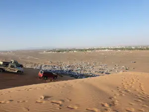 Club Bidiyah cars, challenging sand