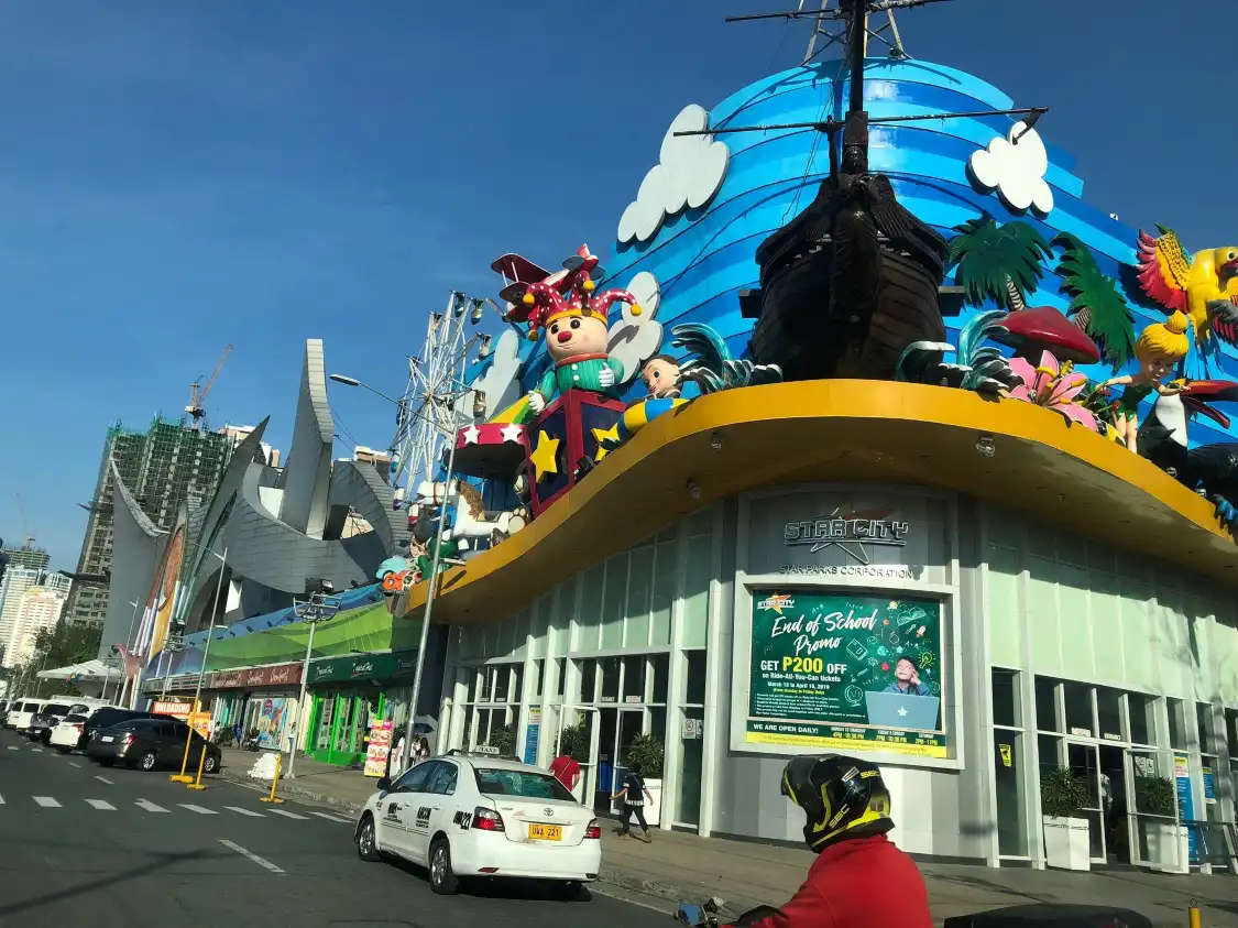 Hotels near Star City
