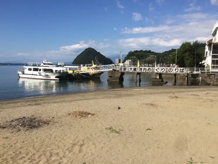 Hotels near Uchiura Bay